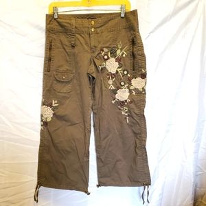 The Limited Women's Drew Fit Small Cotton Capri Print Cargo Pants